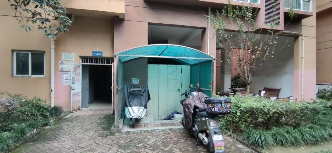 消防通道堵塞、违规停放电动车…… 记者暗访这些小区住宅→