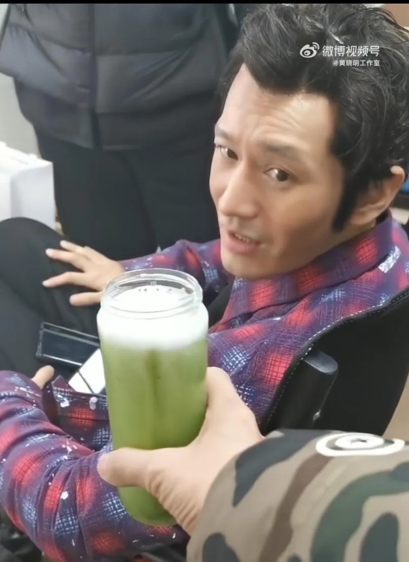 黄晓明瘦身一个月瘦30斤