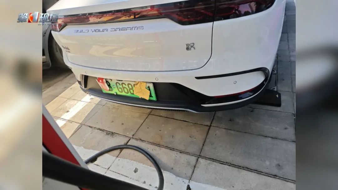 网约车司机为报复,怒遮他人号牌!车主:不认识他 网约车司机为报复,怒遮他人号牌!车主:不认识他