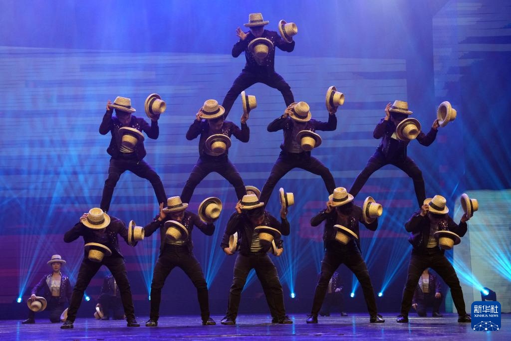 新时代全国优秀杂技节目展演在京举办