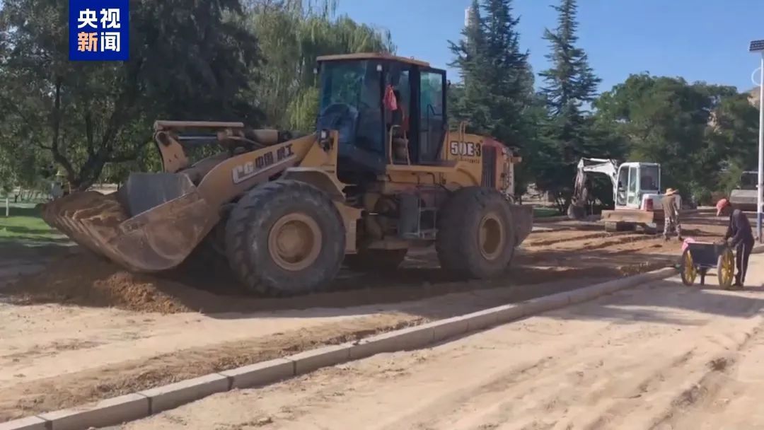 村道新换井盖“一碰就碎”,多部门联合调查 村道新换井盖“一碰就碎”,多部门联合调查