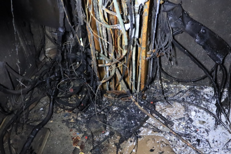 痛心！近期因电缆井起火事故已致2人身亡