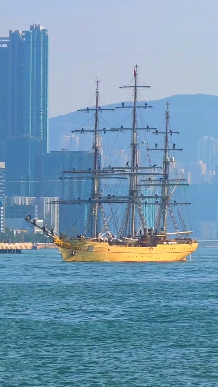 海军首艘，今日停靠香港！