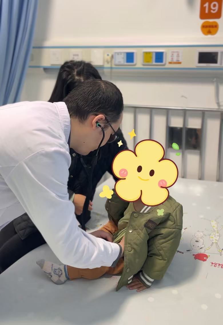 1岁宝宝误服约20片“优甲乐”，甲状腺激素超标3倍多！提醒：误服后立马催吐