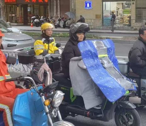 气温还要跌！杭州人的羽绒服可以拿出来了！会提前入冬吗？