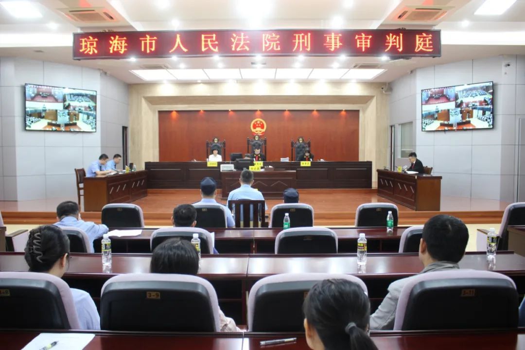 被控受贿125万元，海南一镇委原书记受审