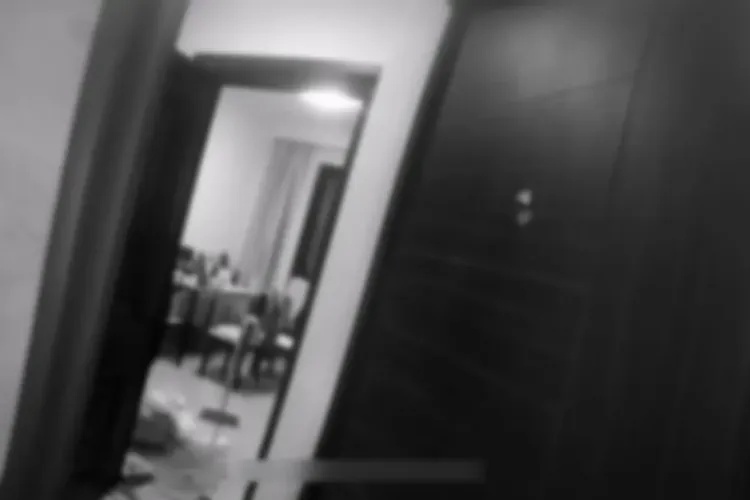 杭州男子报警:“我邻居家门开着,房间里有点乱……” 杭州男子报警:“我邻居家门开着,房间里有点乱……”