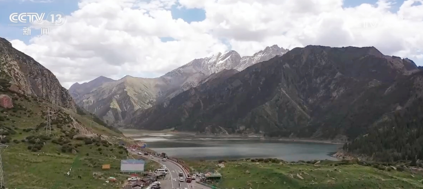 尽赏冬季独特风光 新疆库车独库公路库车段今冬“不打烊” 尽赏冬季独特风光 新疆库车独库公路库车段今冬“不打烊”