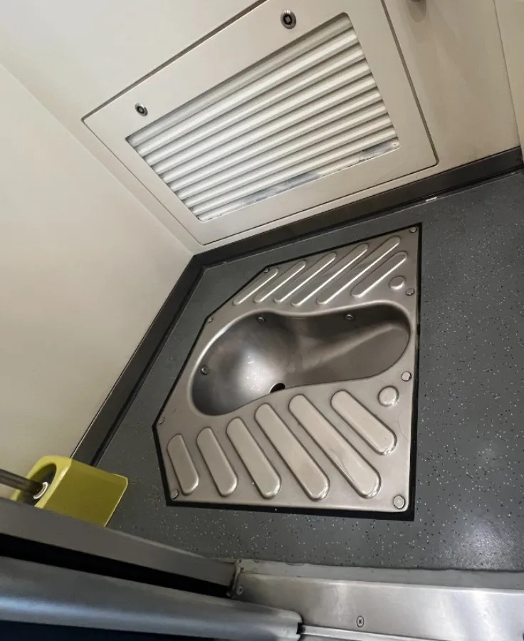 高铁卫生间门到底怎么锁? 高铁卫生间门到底怎么锁?