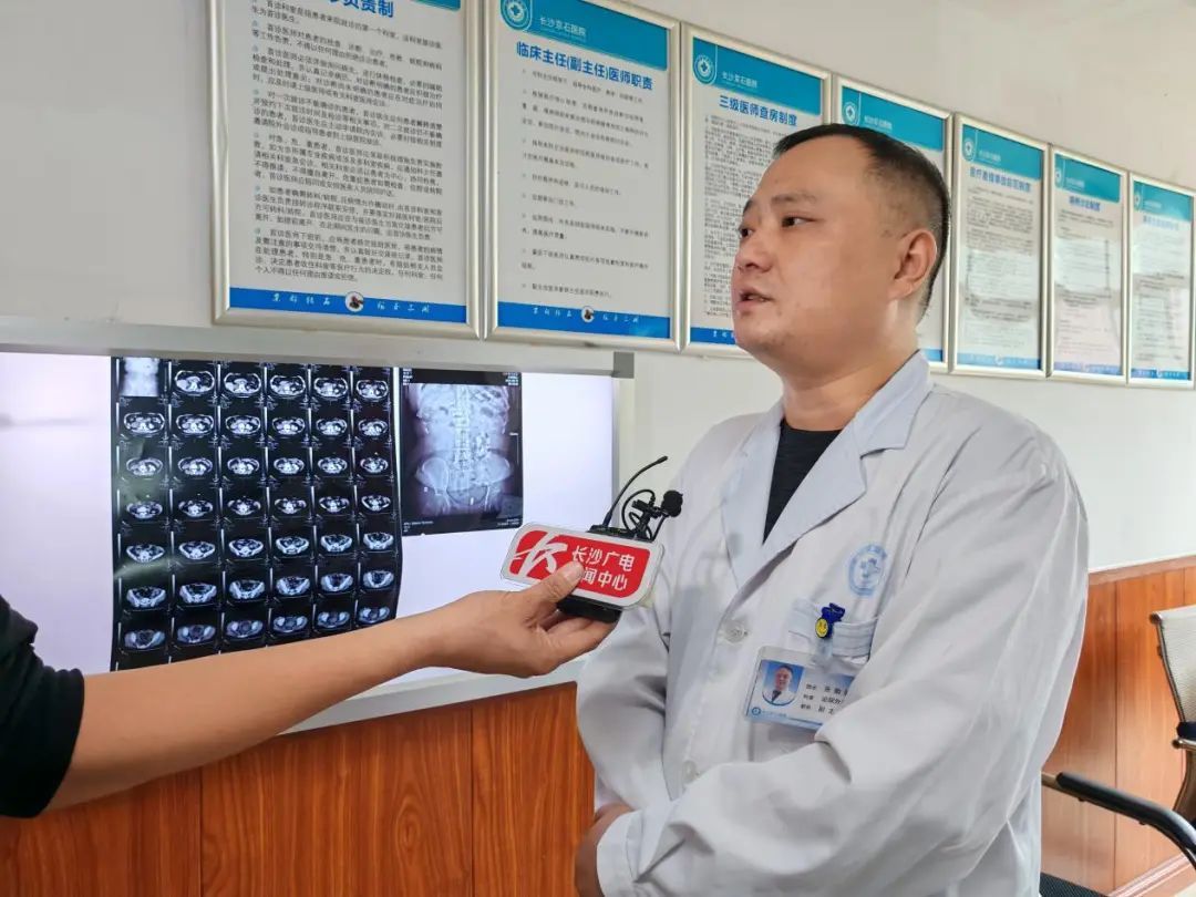 女子患肾结石不痛就掉以轻心,如今长成“生姜”填满肾脏 女子患肾结石不痛就掉以轻心,如今长成“生姜”填满肾脏