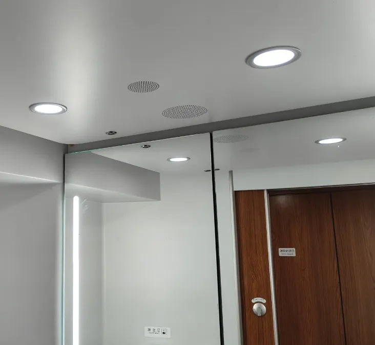 高铁卫生间门到底怎么锁? 高铁卫生间门到底怎么锁?