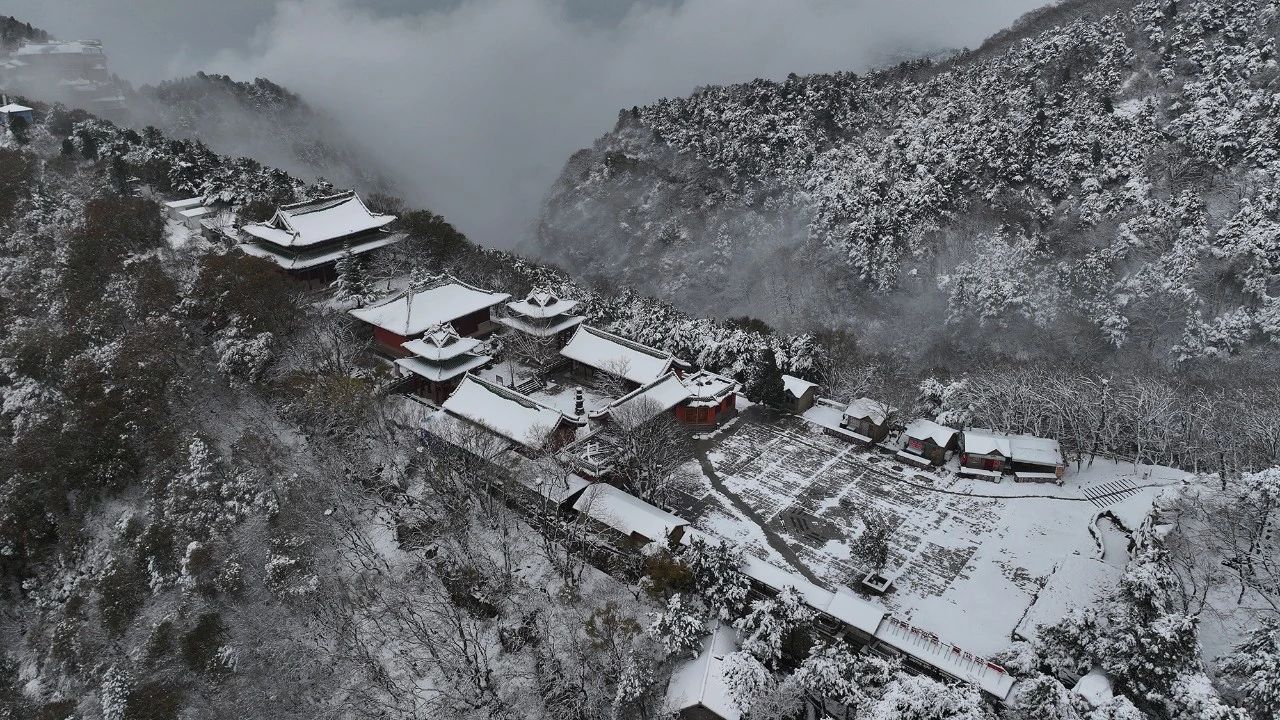 永济五老峰，今冬首场雪