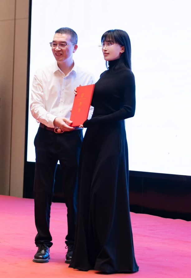 李子柒回归后首次现身浙江！“为了他，我一定要来！”