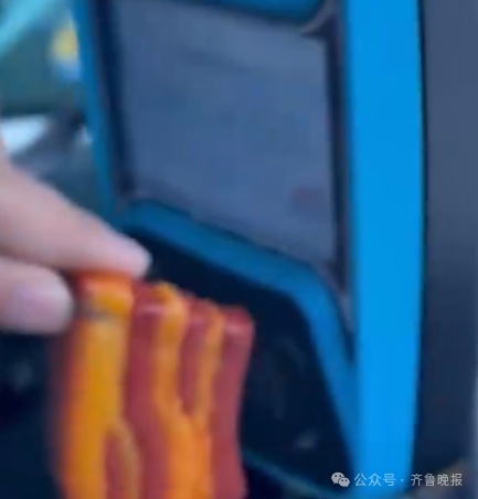 “滴,把子肉卡!”济南这款交通卡火了,网友纷纷喊话 “滴,把子肉卡!”济南这款交通卡火了,网友纷纷喊话