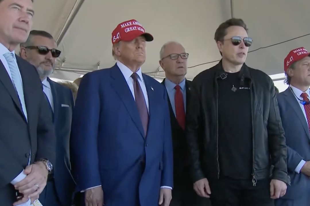 特朗普现身“星舰”发射现场