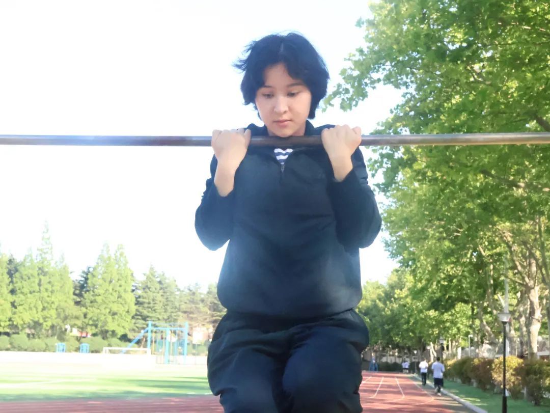 恭喜！00后娜扎，第一名！