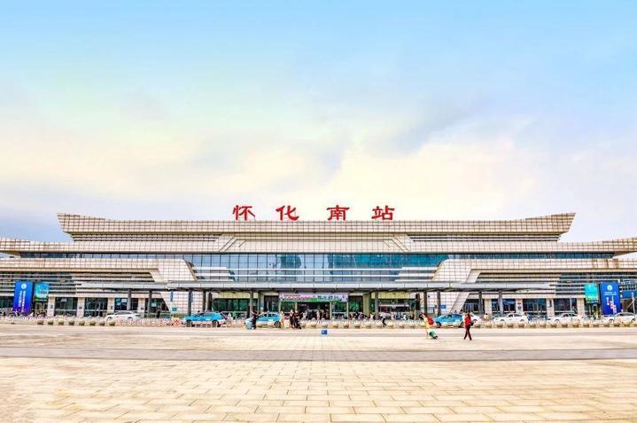 打卡理发店 免费游景区？这座“懂你之城”火了