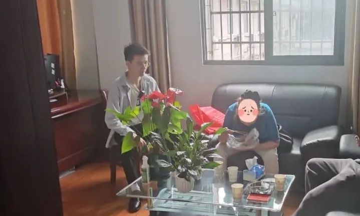 长沙刘女士一次性取出100万现金,民警急了! 长沙刘女士一次性取出100万现金,民警急了!