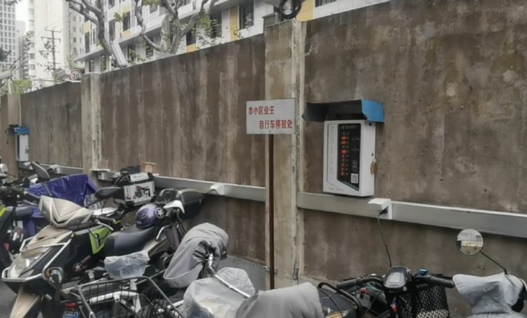 “凭什么要比业主多收钱？”租户抱怨遭区别对待，小区管理方喊委屈……