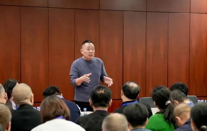 胖东来创始人：员工不能靠父母买房买车，结婚不能要彩礼