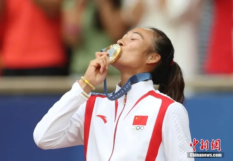 三年“三级跳”!郑钦文提名WTA年度最佳球员 三年“三级跳”!郑钦文提名WTA年度最佳球员