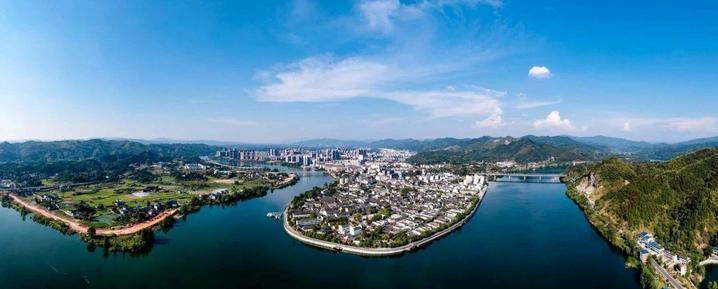 打卡理发店 免费游景区？这座“懂你之城”火了