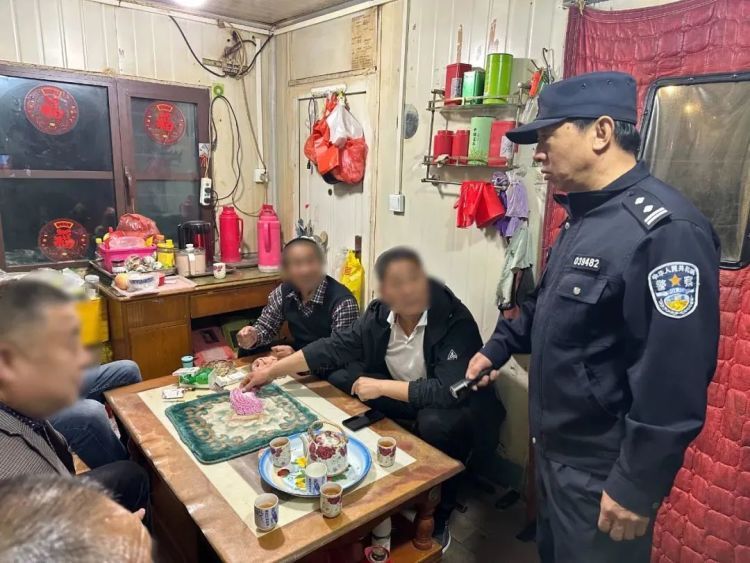 “盗”此为止!一男子连续盗窃被当场抓获! “盗”此为止!一男子连续盗窃被当场抓获!