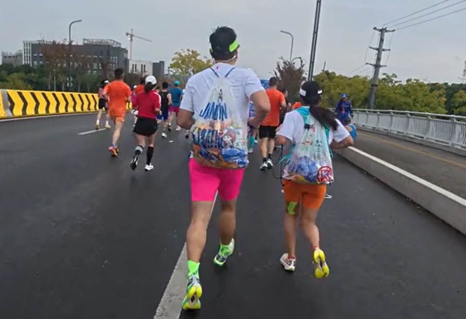 惹众怒！苏州马拉松这对男女已找到，两人说……