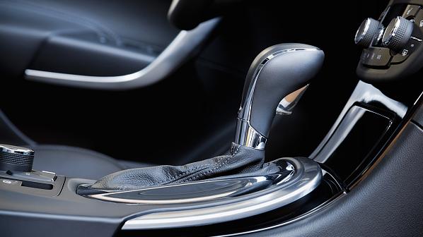 奔驰利润腰斩、奥迪暴跌九成!BBA三季度业绩集体滑坡,中国市场竞争加剧 奔驰利润腰斩、奥迪暴跌九成!BBA三季度业绩集体滑坡,中国市场竞争加剧