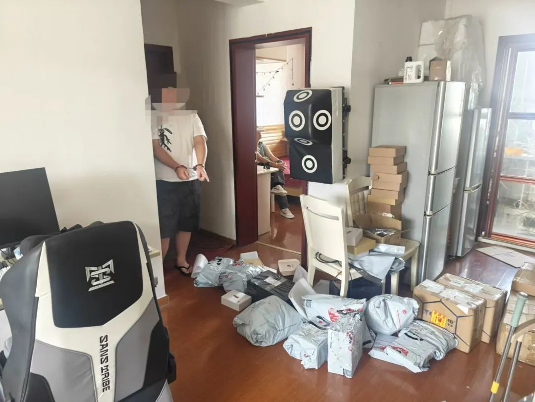 游戏主播用外挂牵出黑灰产业链,两团队被抓 游戏主播用外挂牵出黑灰产业链,两团队被抓