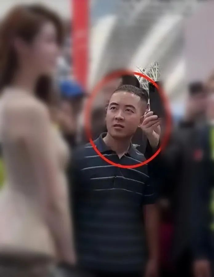 曾以诡异眼神走红的他,彻底凉凉! 曾以诡异眼神走红的他,彻底凉凉!