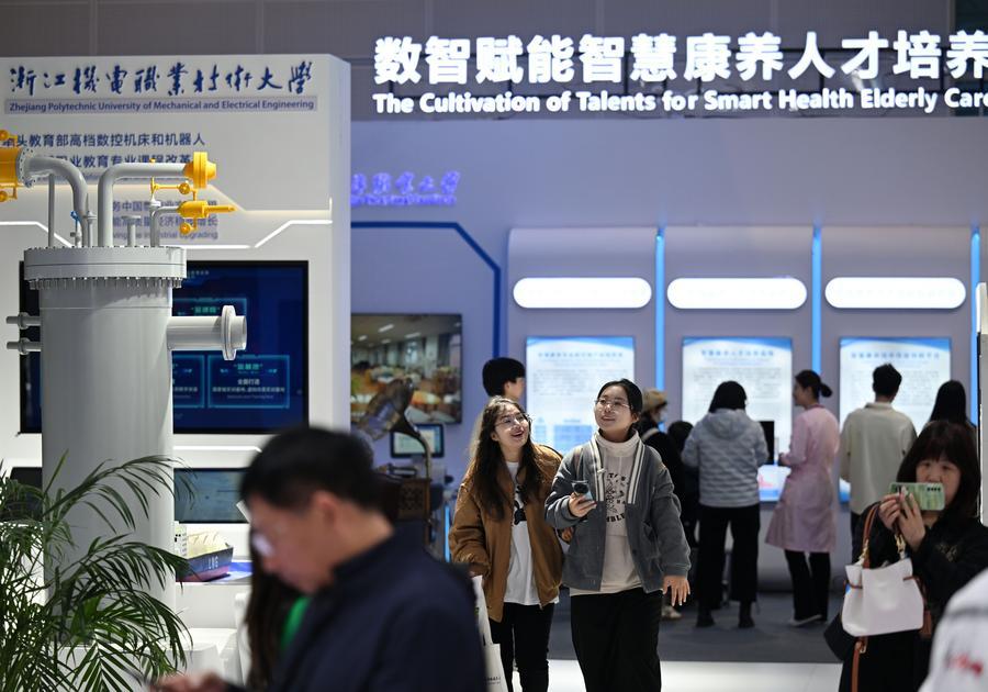 中国职业教育发生结构性变化 新质生产力技能人才供给大增 中国职业教育发生结构性变化 新质生产力技能人才供给大增