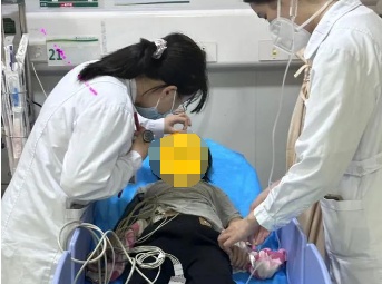 两孩头上长虱子,奶奶给孩子洗头后,医生吓一跳…… 两孩头上长虱子,奶奶给孩子洗头后,医生吓一跳……