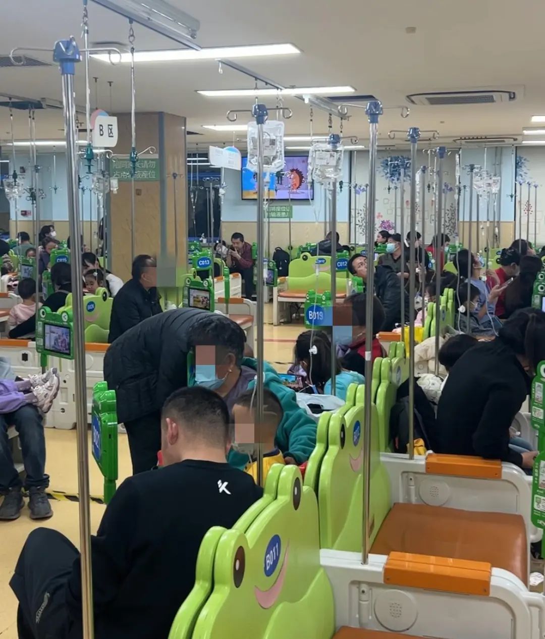 呼吸道感染高发，输液排队过千号！医院分级诊疗衔接亟待畅通