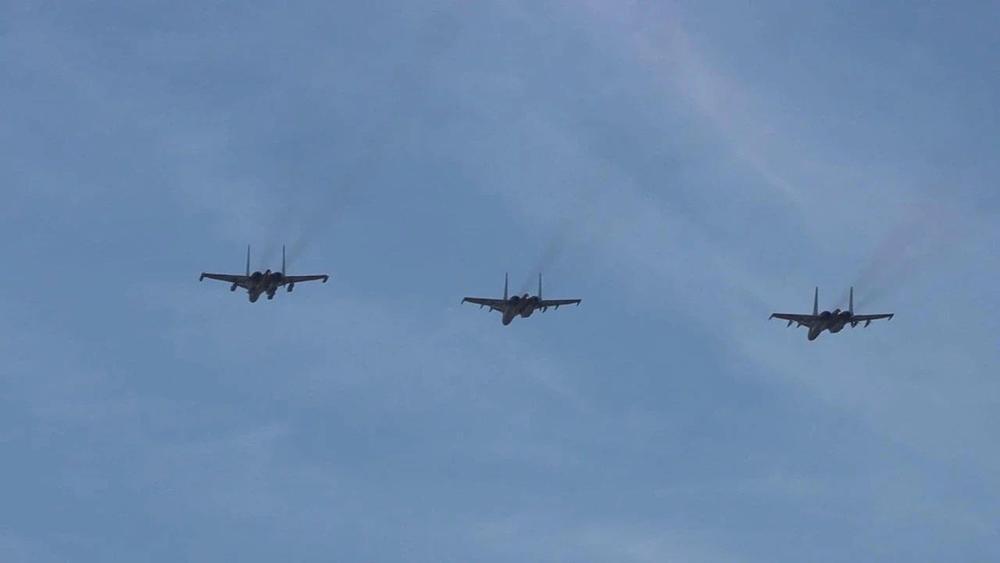 最新画面公开!“飞鲨”家族“三兄弟”实战化训练→ 最新画面公开!“飞鲨”家族“三兄弟”实战化训练→