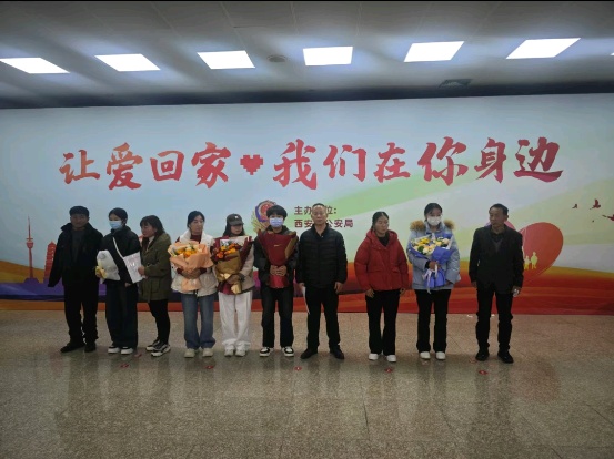 17年前拐卖儿童案告破,3名被拐孩子与家人团聚 17年前拐卖儿童案告破,3名被拐孩子与家人团聚