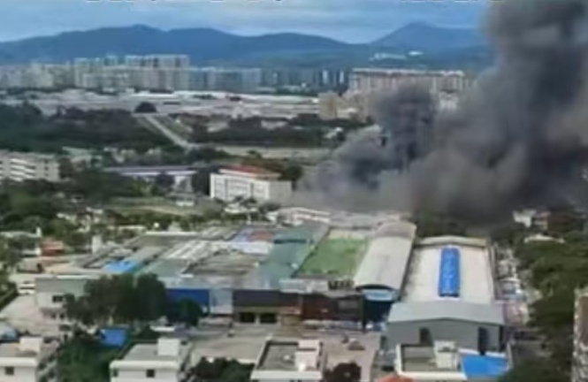 浓烟弥漫！三亚一店铺发生火灾，官方通报→