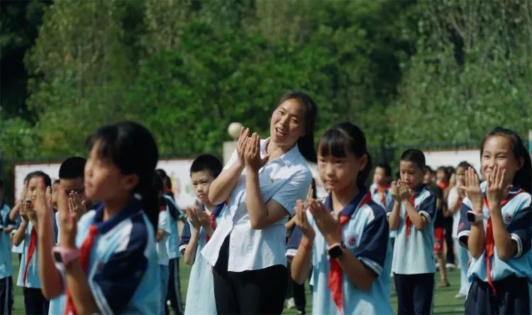 学体育专业能当好数学老师吗?她做到了! 学体育专业能当好数学老师吗?她做到了!