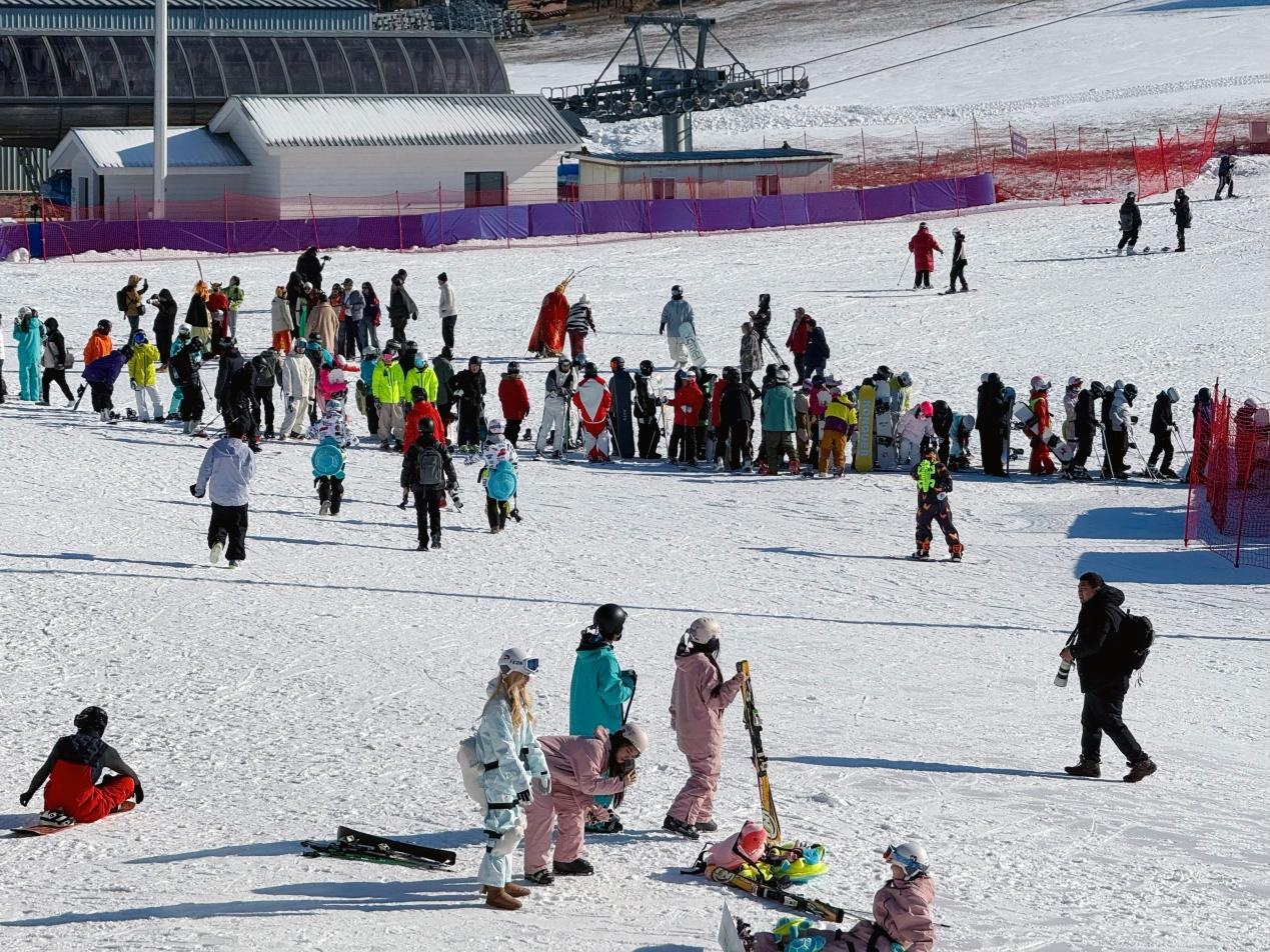 长春莲花山滑雪场2024-2025雪季 正式开板 长春莲花山滑雪场2024-2025雪季 正式开板