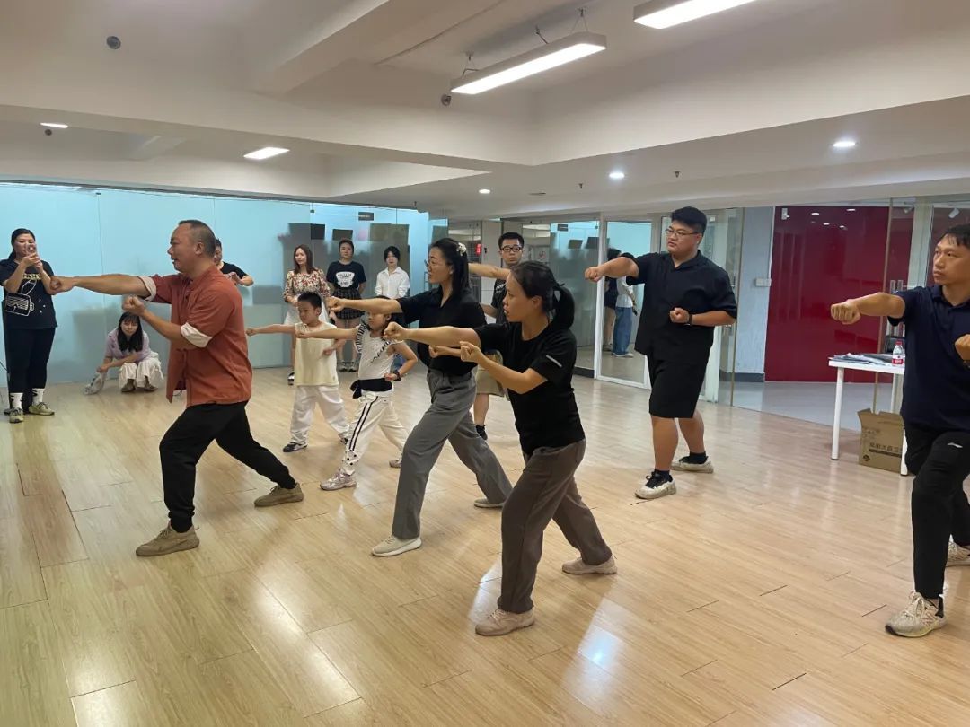 火了,还免费!广州许多年轻人一下班就冲 火了,还免费!广州许多年轻人一下班就冲