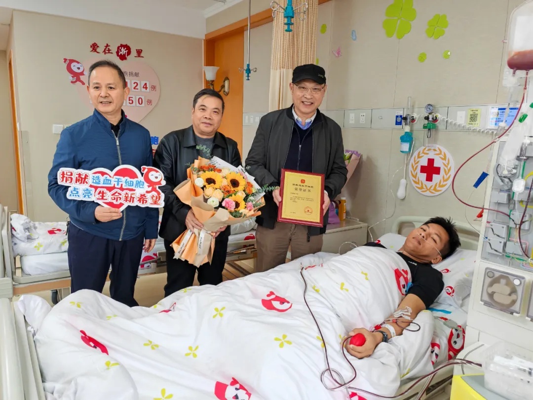 “00后”老师刚入职就请假15天！学生、家长纷纷点赞，原来……