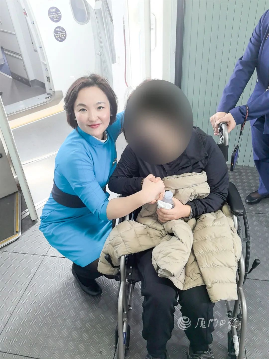 万米高空，紧急救援！