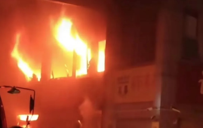 浓烟弥漫！三亚一店铺发生火灾，官方通报→