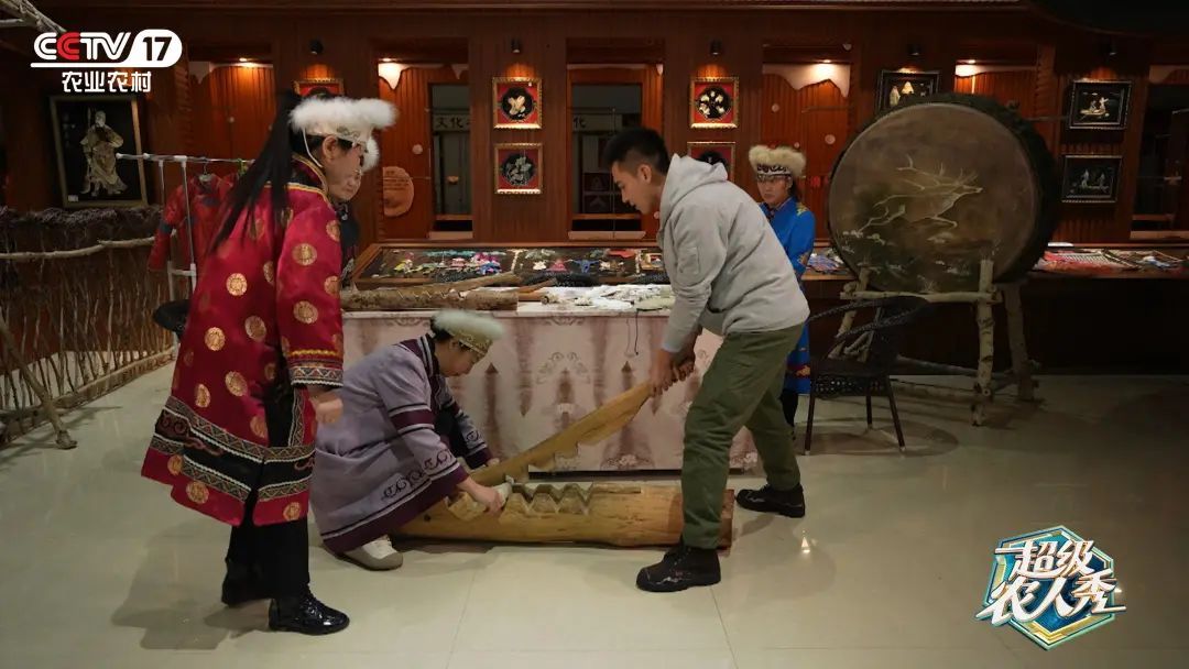 这个民族把鱼皮穿在身上！“潮”穿搭曾火遍哈尔滨中央大街