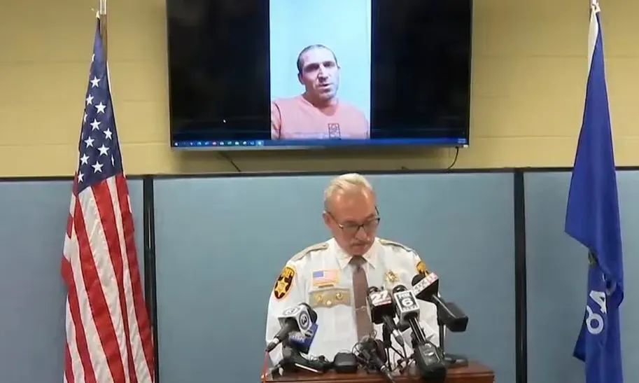 美国一运动员溺水身亡？警方50多天找不到遗体，3个月后他竟然“活了”！