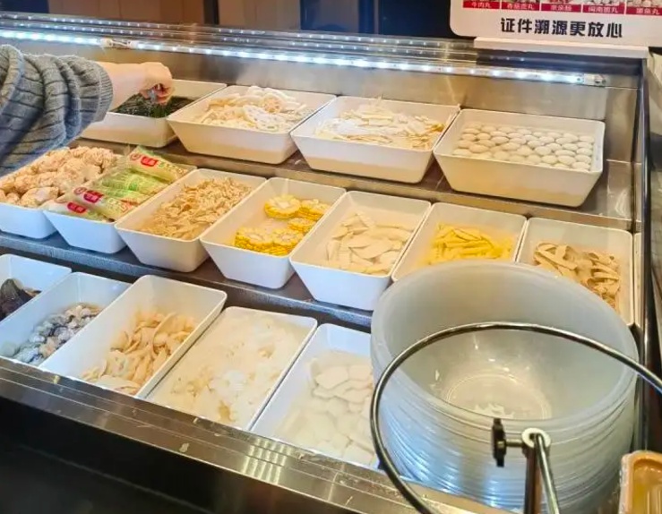 2元、4元、10元……最近,这股“接地气”的“风”,在年轻人当中很火! 2元、4元、10元……最近,这股“接地气”的“风”,在年轻人当中很火!