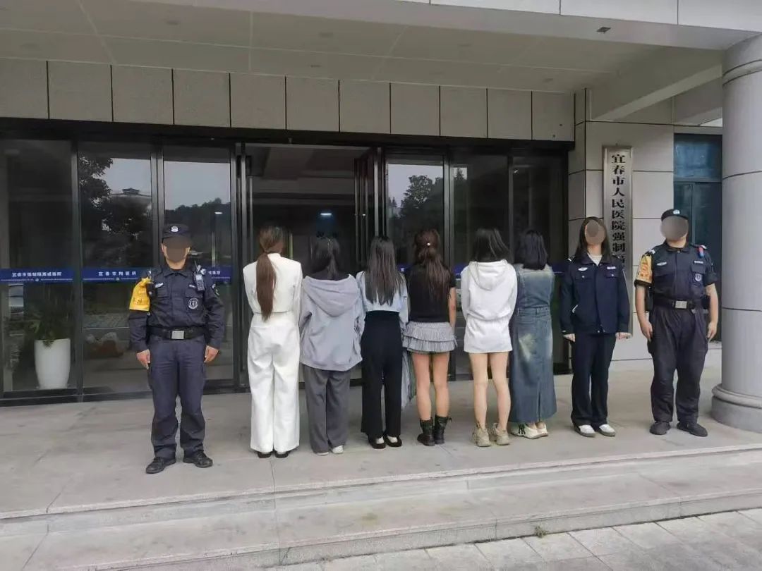 多名男女聚在KTV……警方行动，抓获19人！