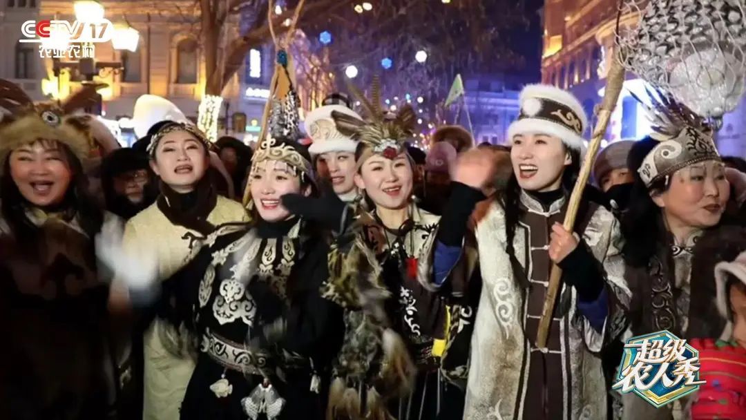 这个民族把鱼皮穿在身上！“潮”穿搭曾火遍哈尔滨中央大街