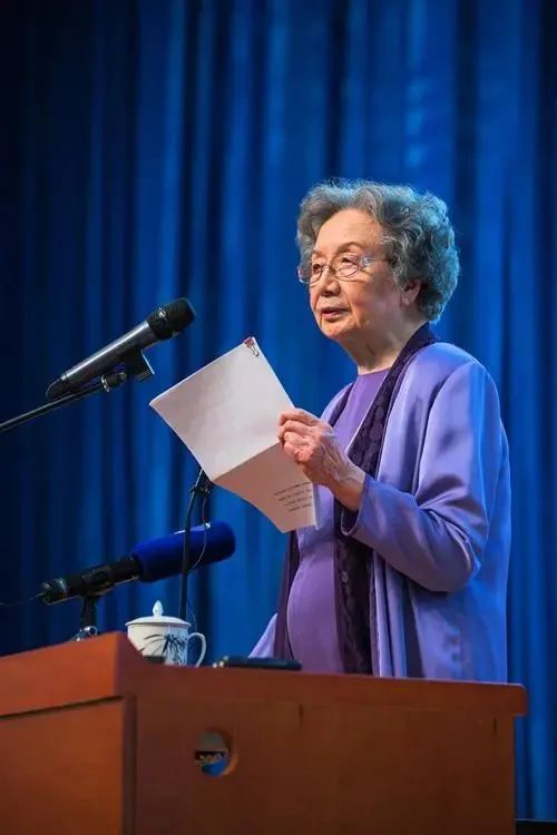 别了！ “诗词的女儿”叶嘉莹，一生只做这件事