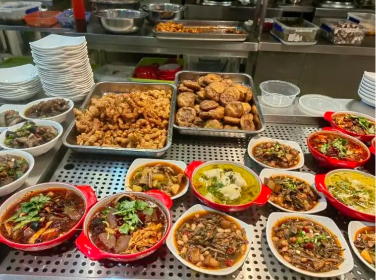 2元、4元、10元……最近,这股“接地气”的“风”,在年轻人当中很火! 2元、4元、10元……最近,这股“接地气”的“风”,在年轻人当中很火!